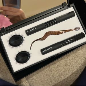 LASHIFY CONTROL KIT Brand New plus 2 Free Samples